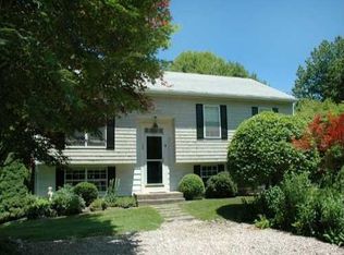 28 Reservoir Cir, Jamestown, RI 02835