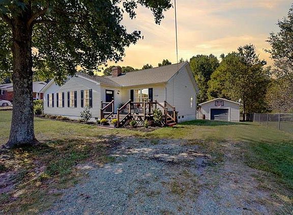 3rd image of 7168 Passapatanzy Dr