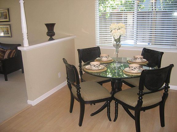 Kitchen Eating Area