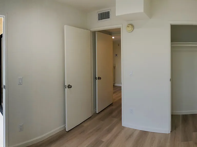 604 W Milford St #2 — Photo 13