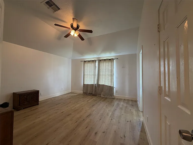 5915 Shining Leaf Ct — Photo 27