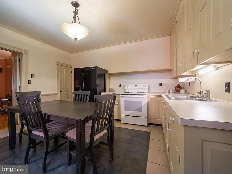424 Main St #A — Photo 11