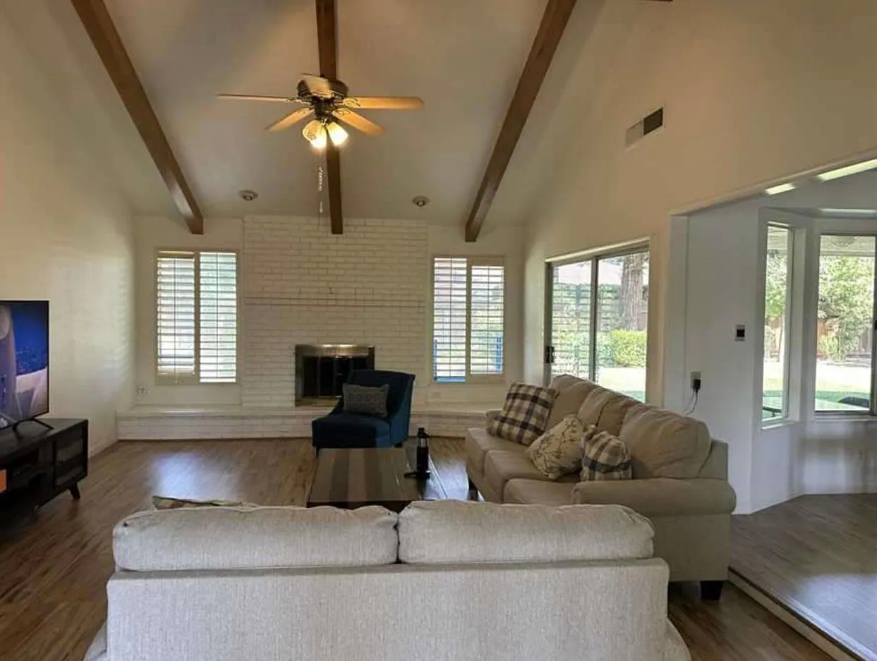 5 bed, 3293 sqft, $3,990 — Photo 4