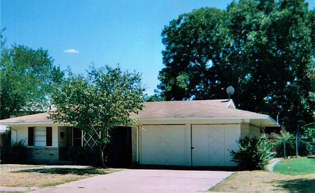 1st image of 809 Wisteria Way