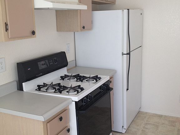 3rd image of 665 Ascot Dr Unit 5