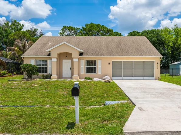 516 SE Crosspoint Drive, Port St Lucie, FL 34983