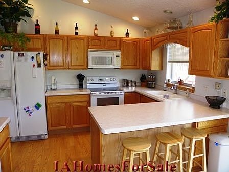 3rd image of 311 W Goldfinch Dr