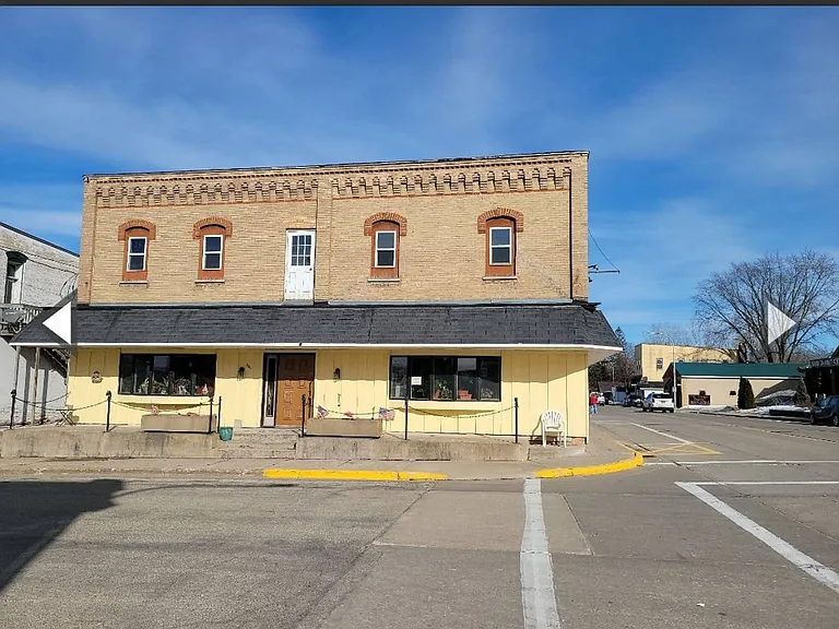 100 N Lake St — Photo 13