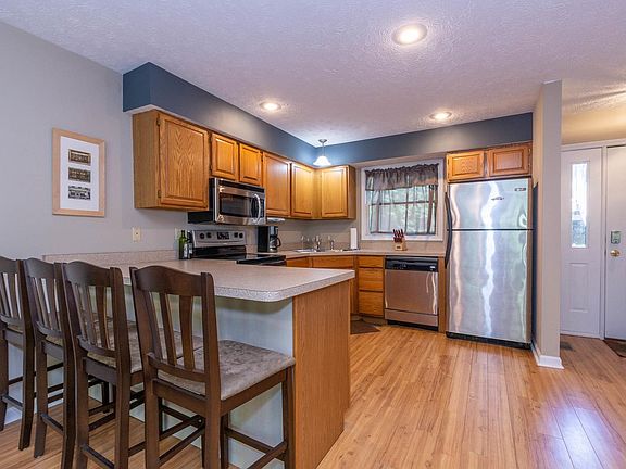5th image of 9465 S Pointe Retreat Dr #17