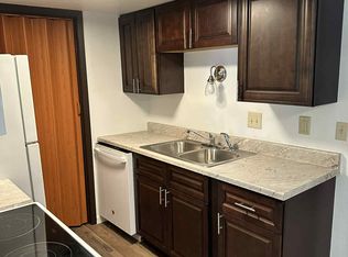 547 N 40th St APT 8, Belleville, IL 62226