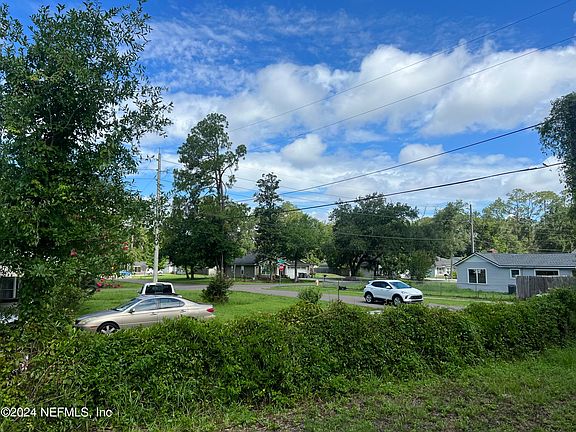 5th image of 4726 ALBERMARLE Avenue