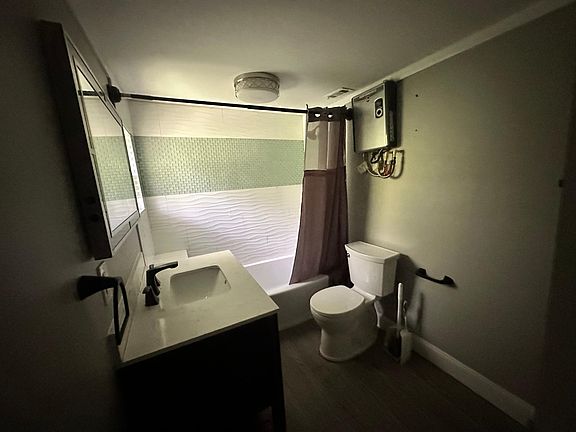 2nd image of 2601 Colonial St