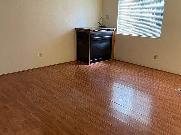 5th image of 398 Bidwell Pl #2