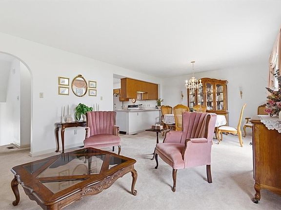 5th image of 1403 Lexington Dr
