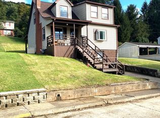 739 6th St, New Martinsville, WV 26155