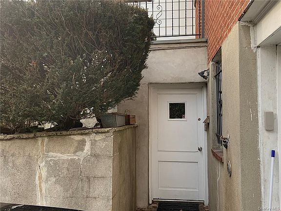 2nd image of 645 E Lincoln Ave