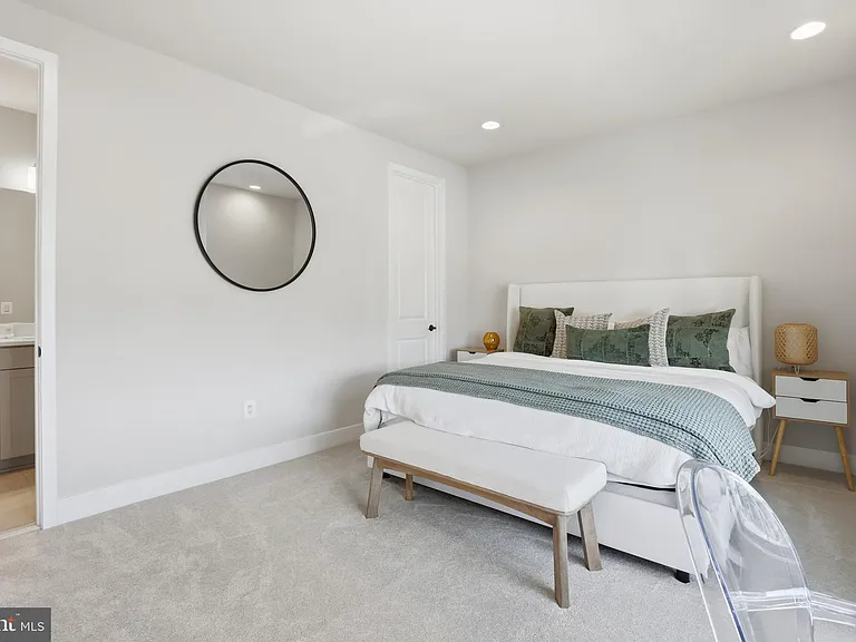 9725 Lantana Way — Photo 32
