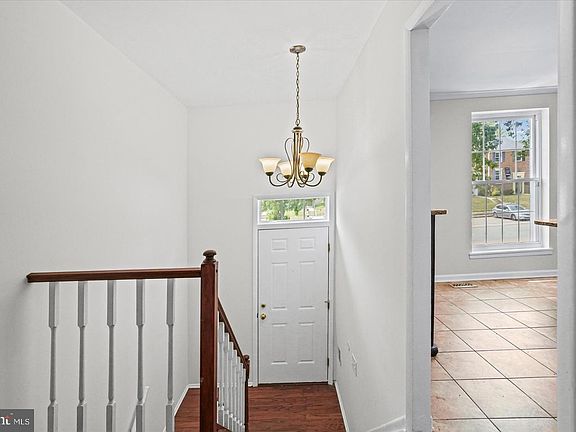4th image of 35 Blondell Ct
