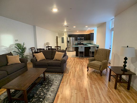 5th image of 1740 Chestnut St APT 404