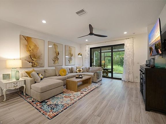4th image of 12957 Pembroke DR