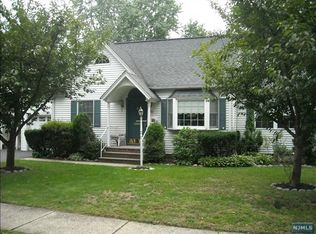 418 Ryeside Ave, New Milford, NJ 07646