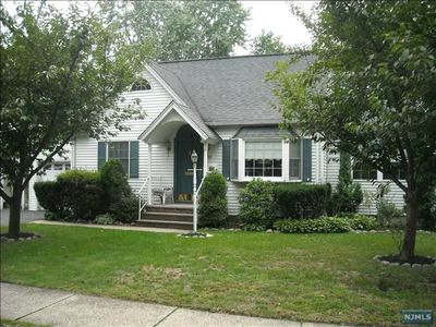418 Ryeside Ave, New Milford, NJ, 07646