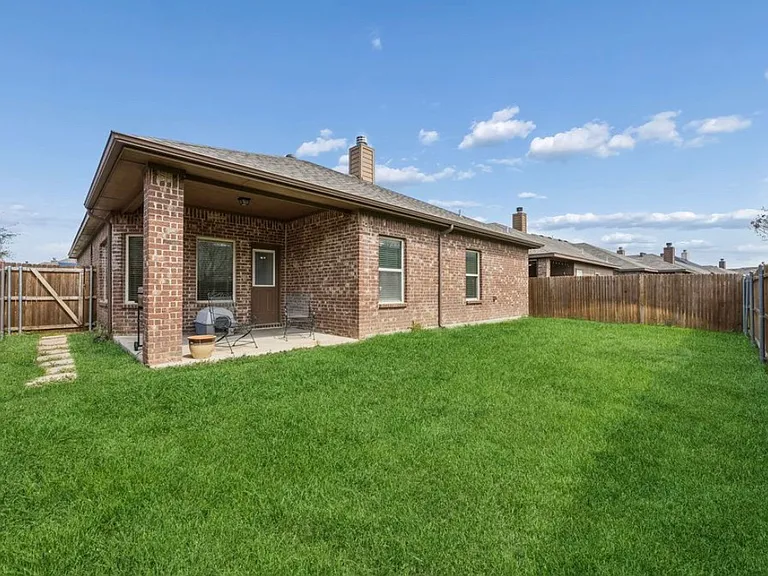 337 Delgany Trl — Photo 17
