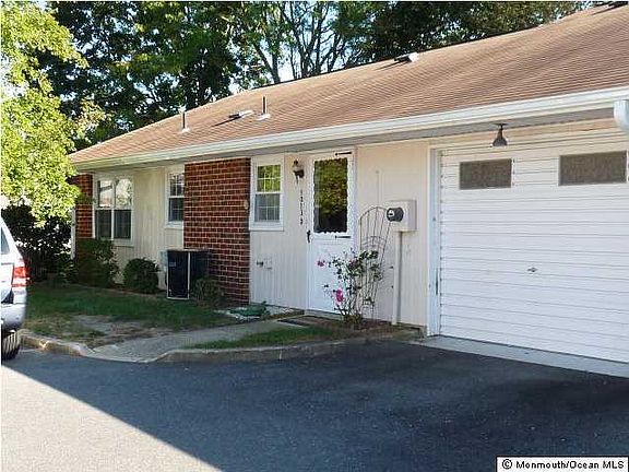 2nd image of 1013 Aberdeen Drive #D