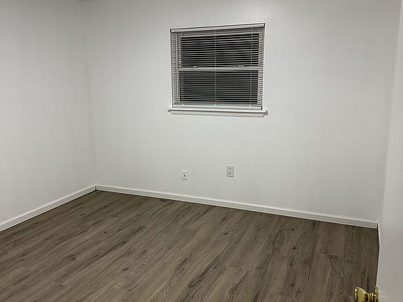 3rd image of 3335 Breckenridge Ln #2