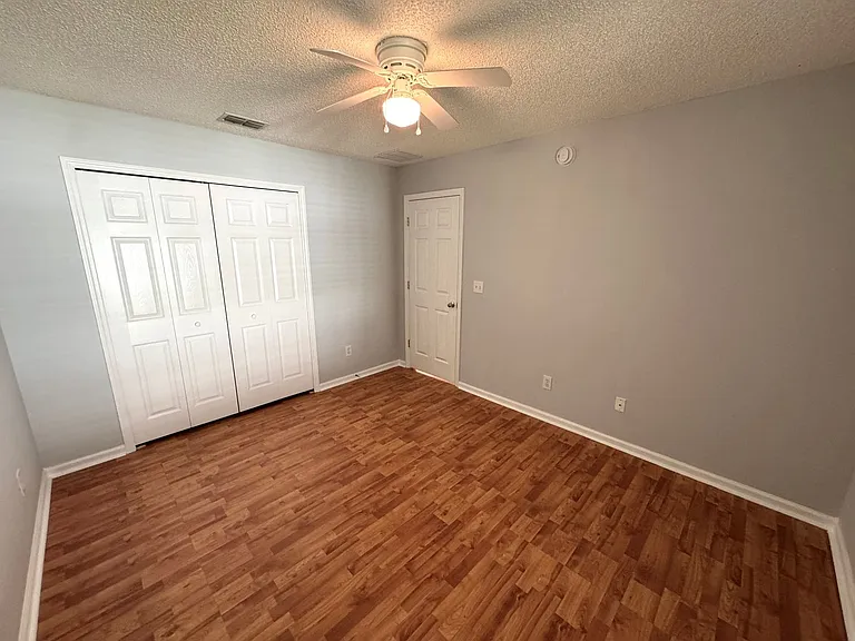 696 Hampton Downs Ct — Photo 13