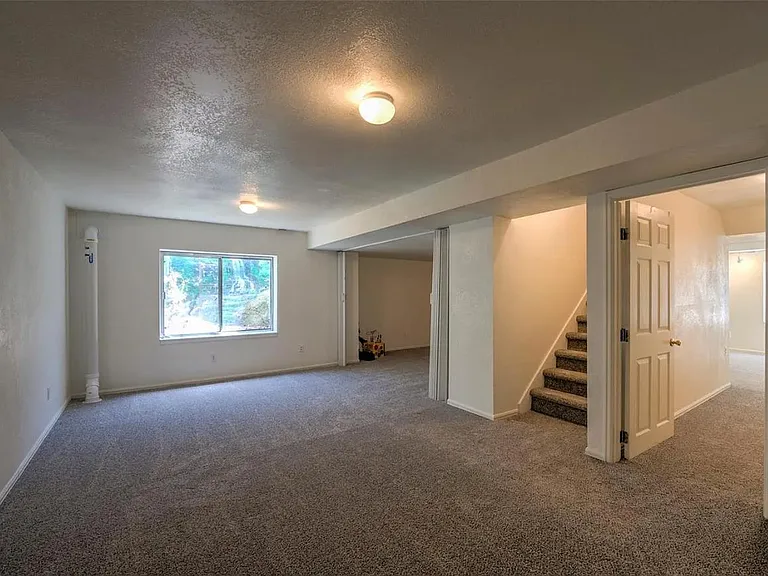 7618 Halleys Dr — Photo 13