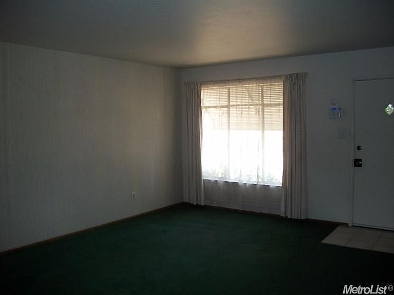 2nd image of 493 Arcade Blvd