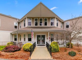 63 Central St APT 212, North Reading, MA 01864