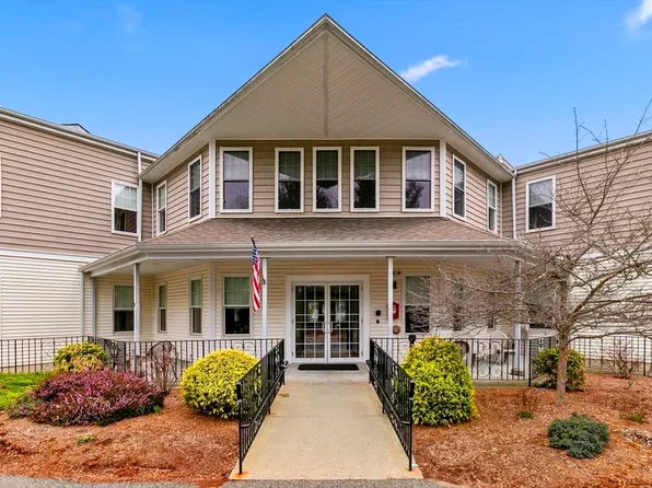 63 Central St APT 212, North Reading, MA 01864