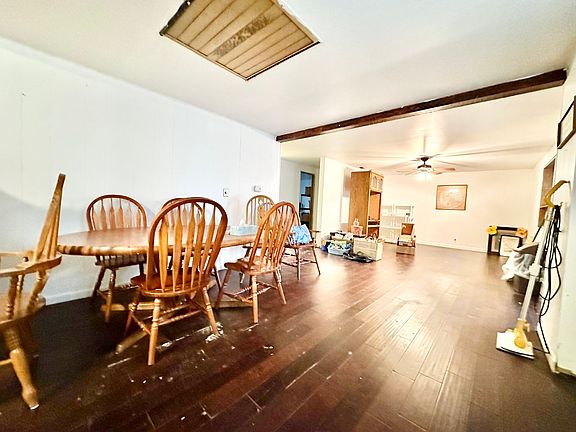 4th image of 401 E 12th St