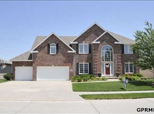 18610 Edna St, Omaha, NE 68136