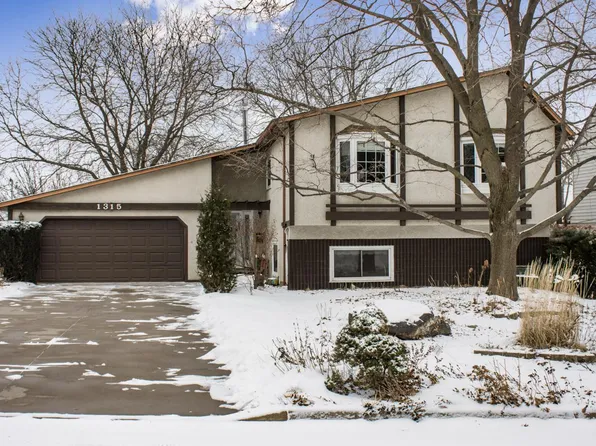 1315 Kassan Dr, South Saint Paul, MN 55075