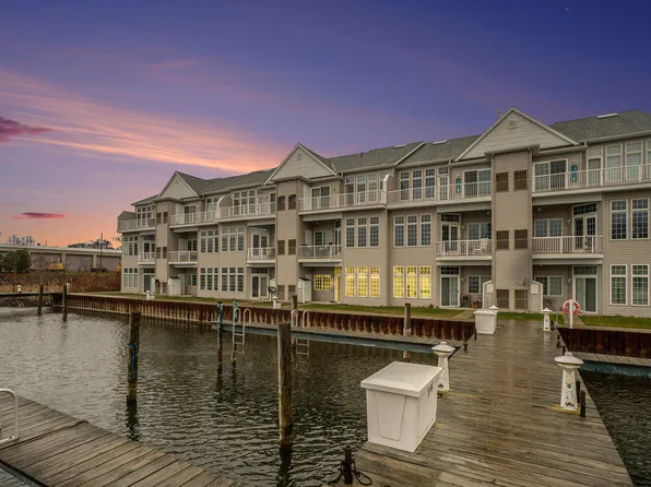2411 Lake Ave Unit 43, Muskegon, MI 49445