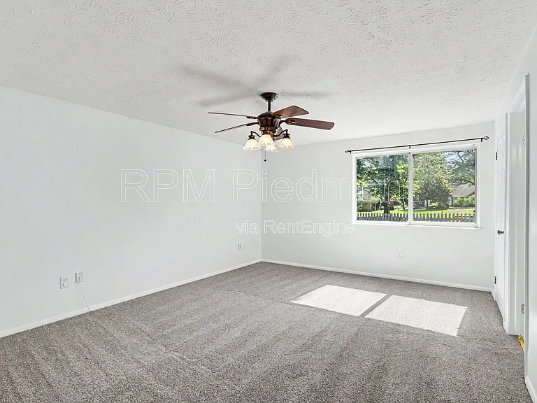 10475 Willow View Cir — Photo 14
