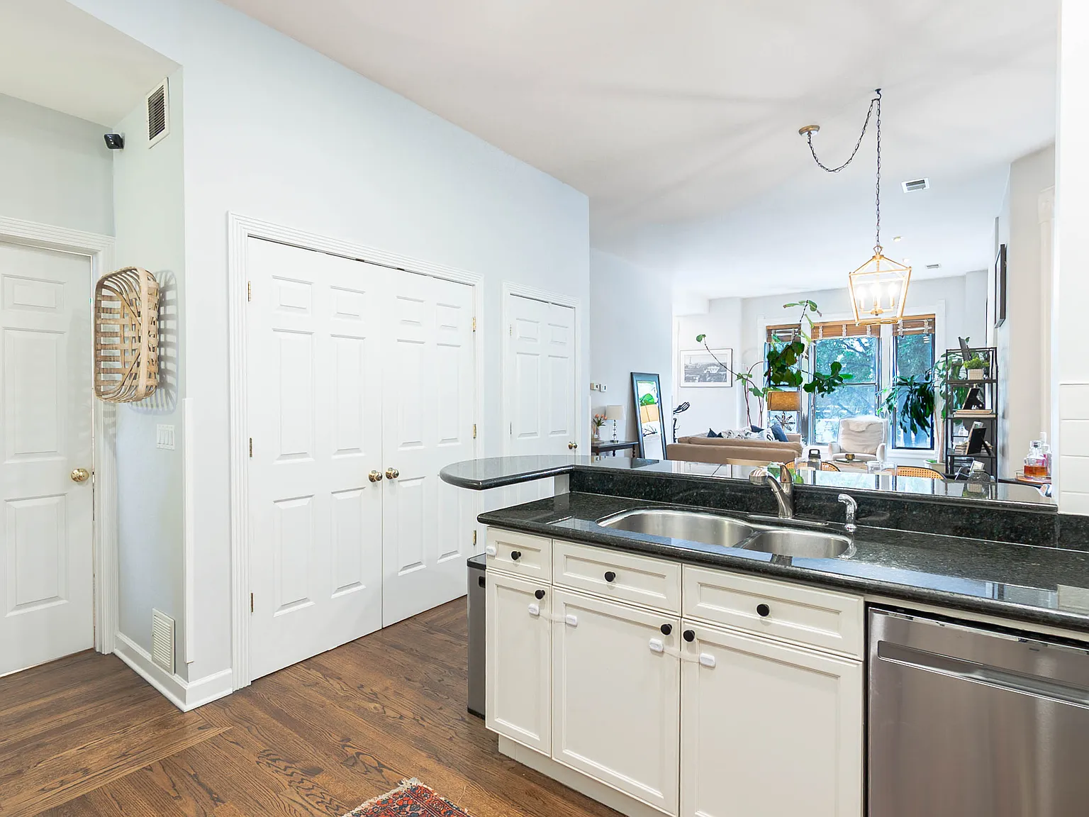 2 bed, 1600 sqft, $3,995 — Photo 4