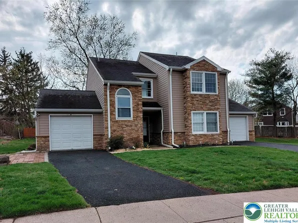 228 Spring House Ln, Telford, PA 18969