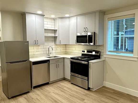 2nd image of 218 SE 3rd Ave #B010