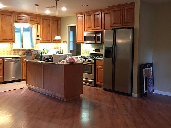 5th image of 104 Atwater Dr