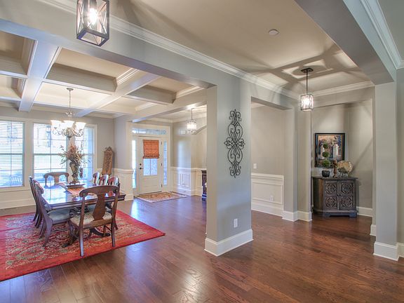 5th image of 2193 Capistrano Way