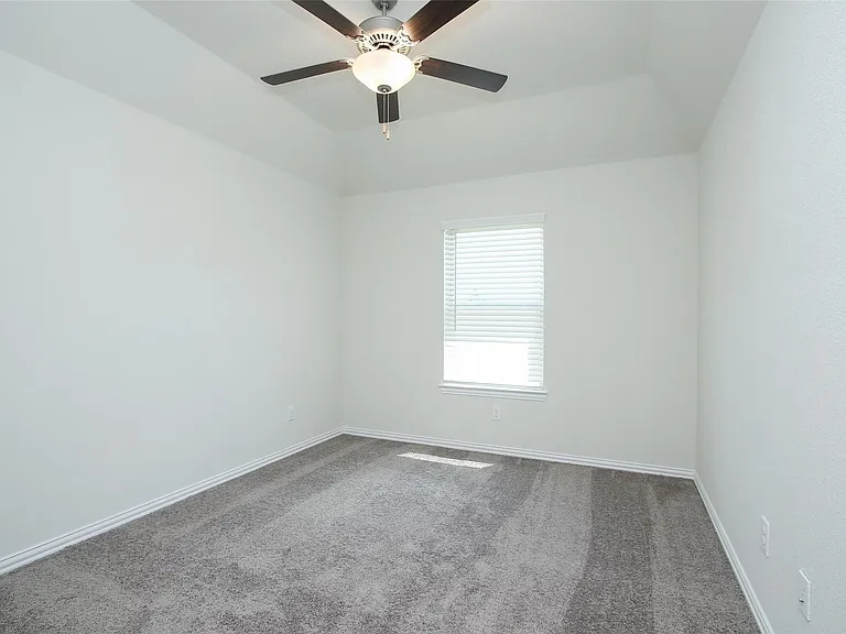 15230 Kickapoo Cavern Dr — Photo 31