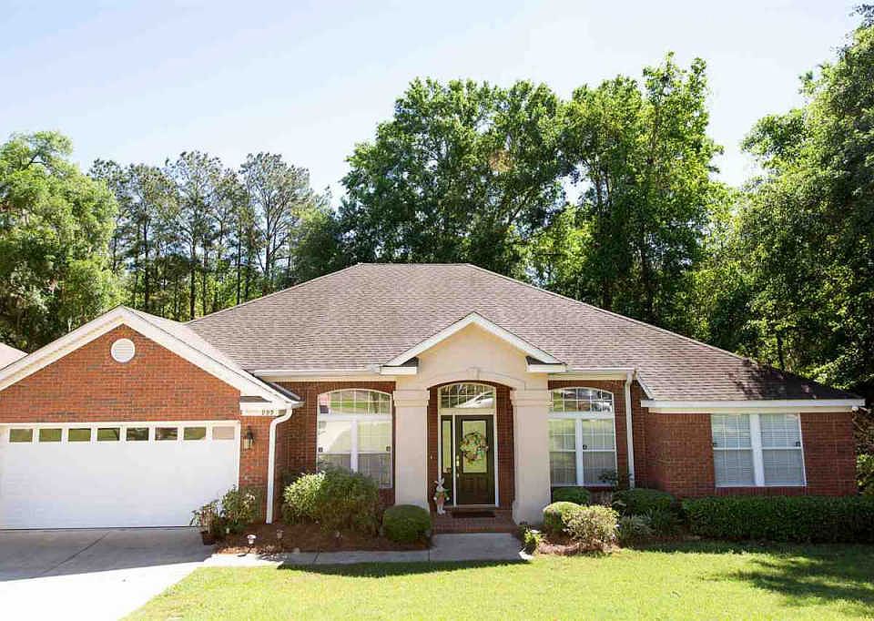 1st image of 999 Park View Dr