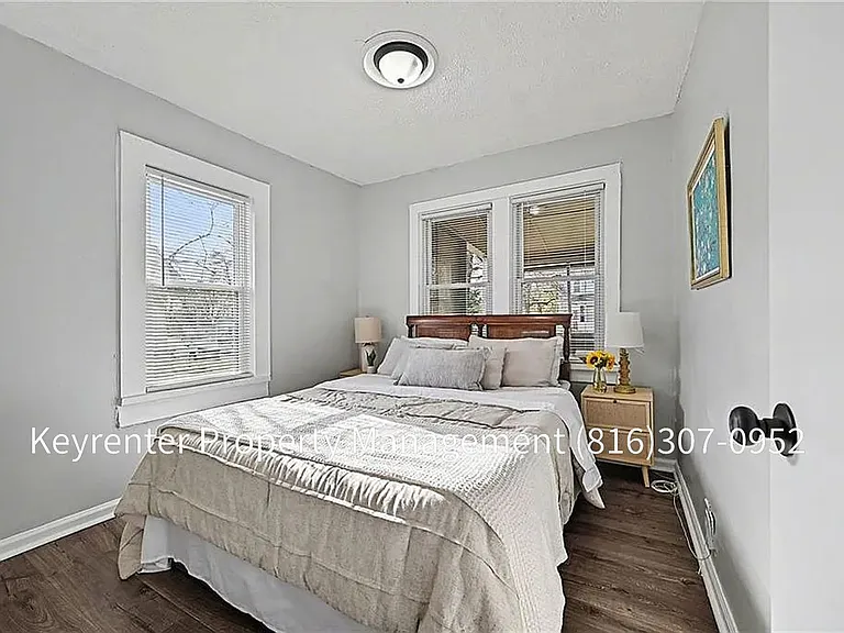 410 E Kansas Ave — Photo 16