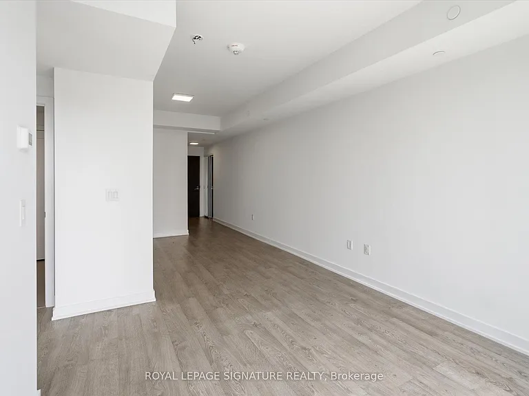 50 McCaul St #917 — Photo 12