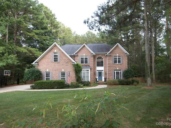 3567 Weddington Oaks Dr, Matthews, NC 28104