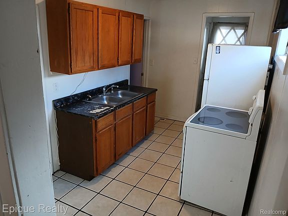 2nd image of 804 Court St